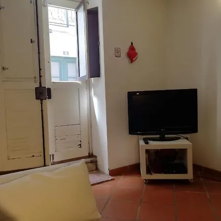 Cosy At Madragoa Apartment